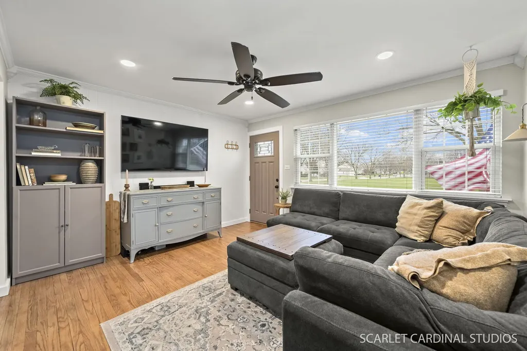 617 East Berkshire Avenue Lombard IL 60148