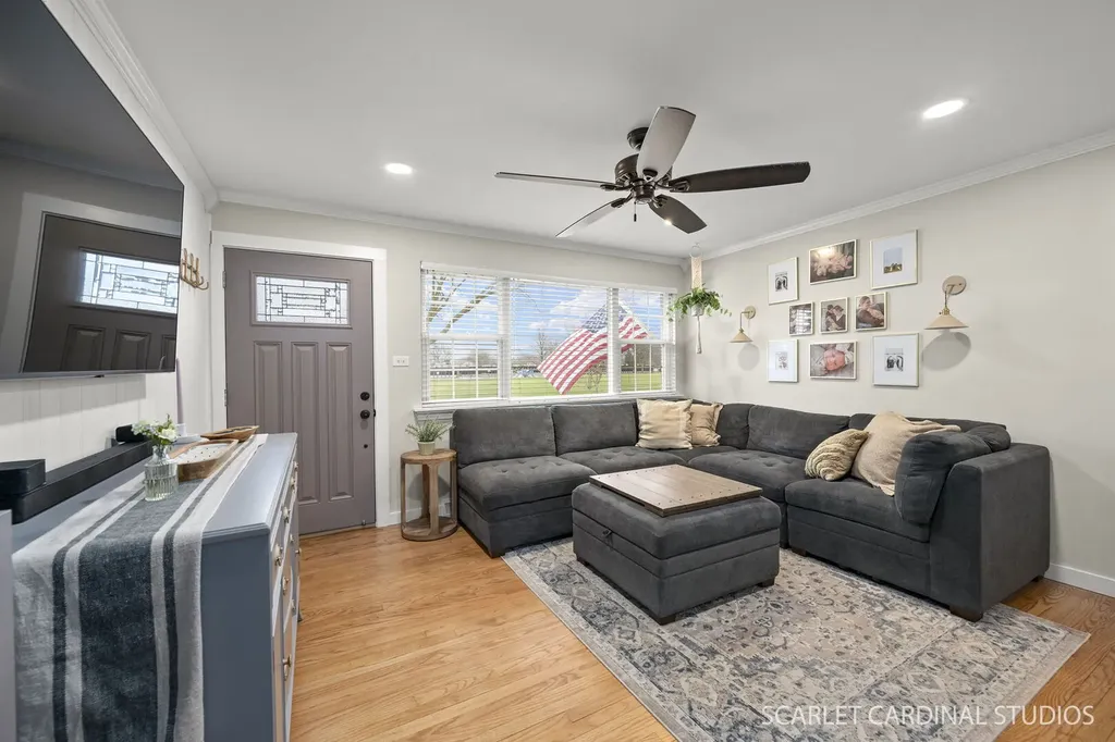 617 East Berkshire Avenue Lombard IL 60148