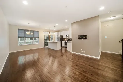 775 Lee Street Des Plaines IL 60016