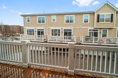 775 Lee Street Des Plaines IL 60016