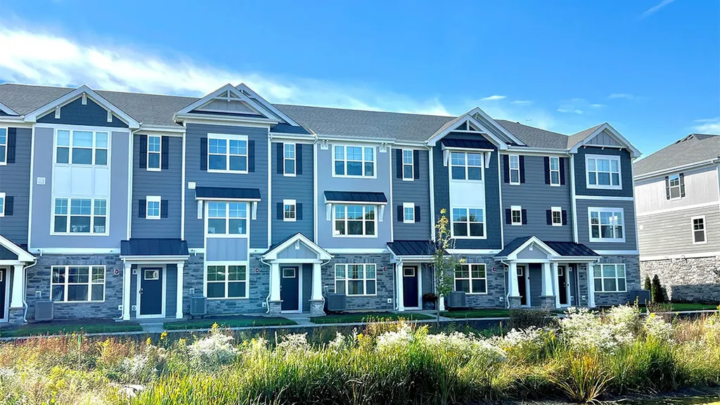 415 Lakeshore Court St. Charles IL 60174