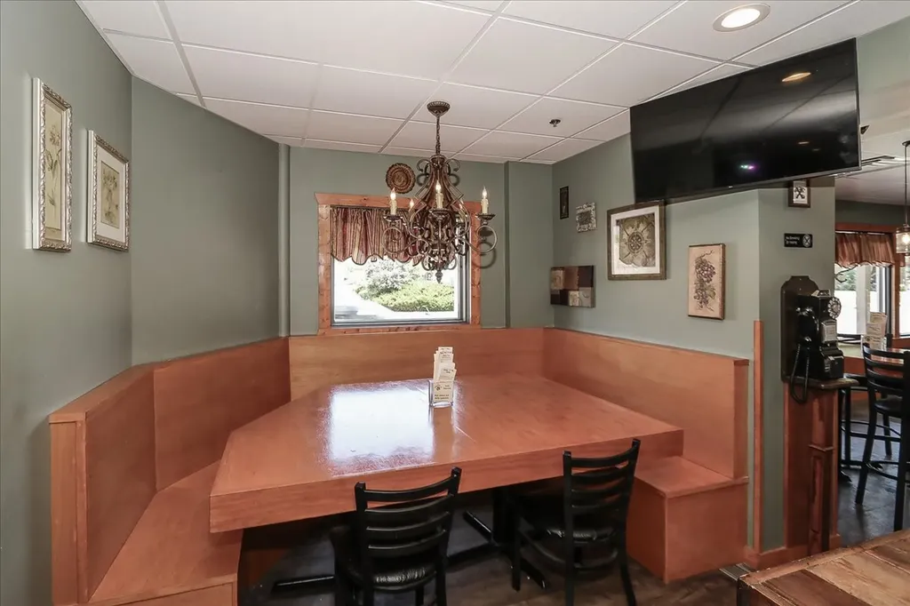 101-103 East Irving Park Road Roselle IL 60172
