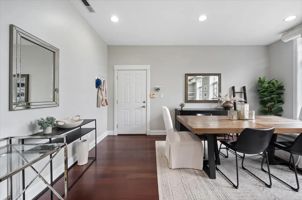 636 North Racine Avenue Chicago IL 60642