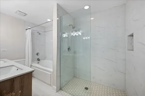 636 North Racine Avenue Chicago IL 60642