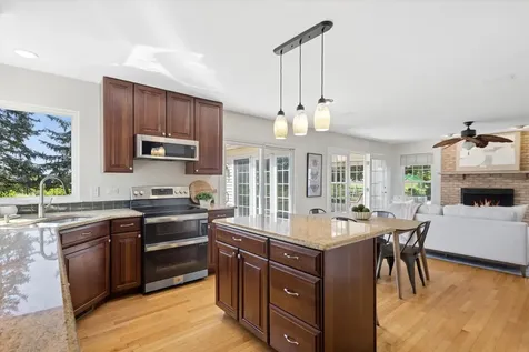 2778 Miller Road Geneva IL 60134