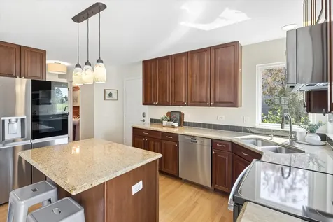 2778 Miller Road Geneva IL 60134