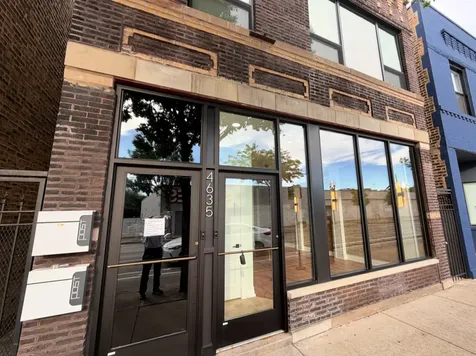 4635 North Clark Street Chicago IL 60640