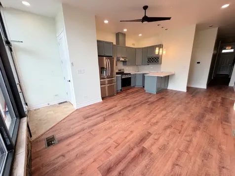 4635 North Clark Street Chicago IL 60640
