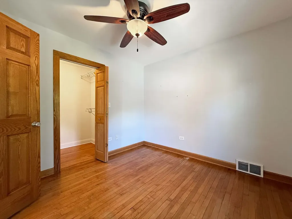 327 South Michigan Avenue Villa Park IL 60181