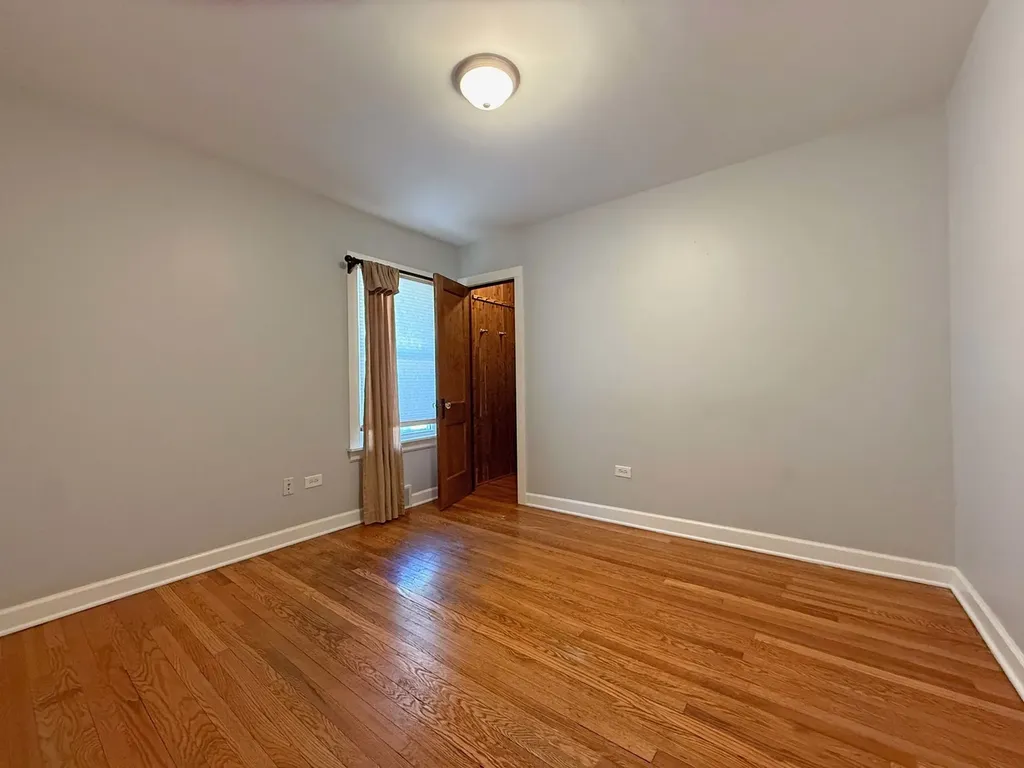 327 South Michigan Avenue Villa Park IL 60181