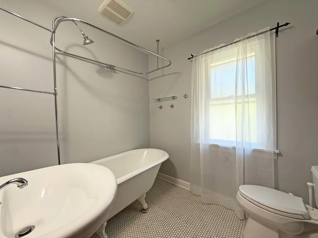 327 South Michigan Avenue Villa Park IL 60181