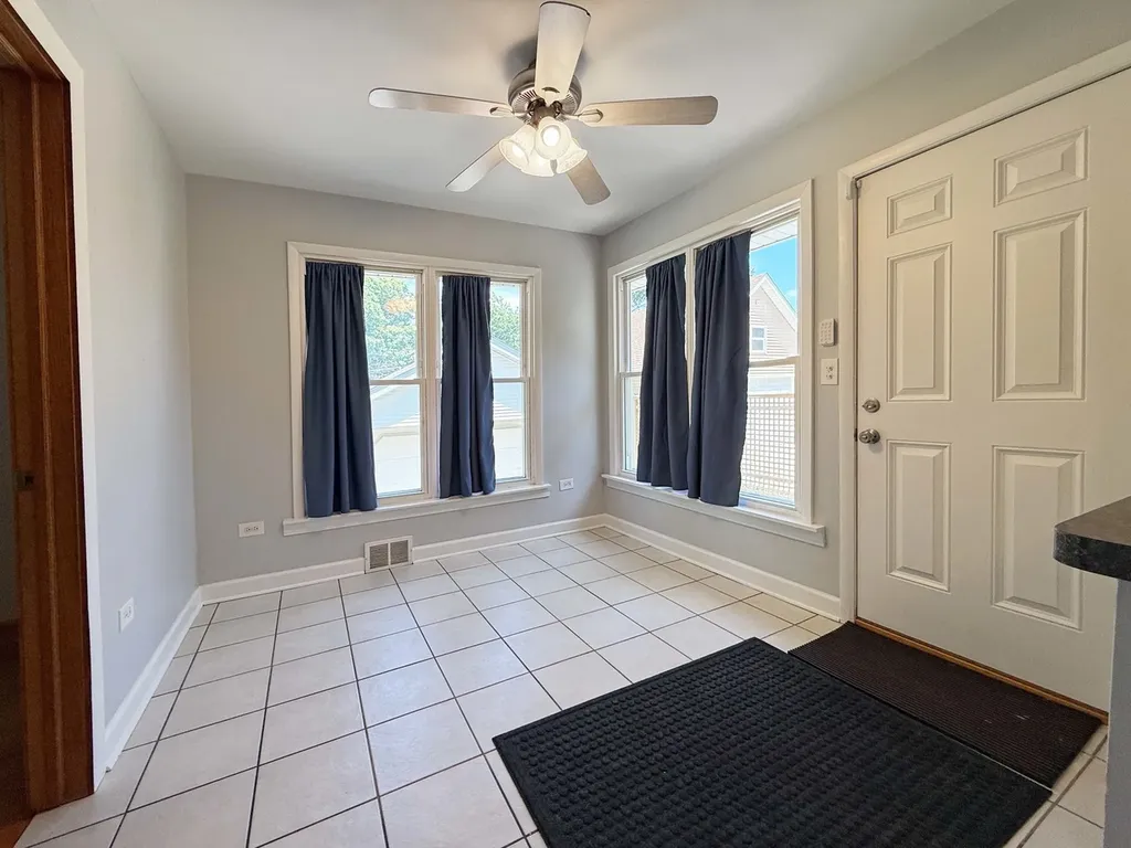 327 South Michigan Avenue Villa Park IL 60181