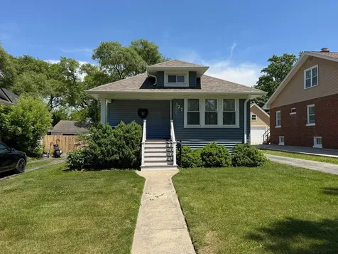 327 South Michigan Avenue Villa Park IL 60181
