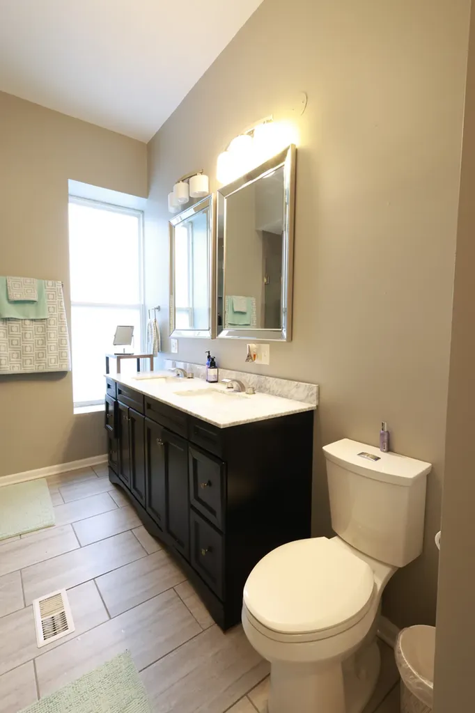 3651 South Giles Avenue Chicago IL 60653