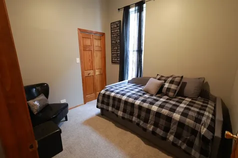 3651 South Giles Avenue Chicago IL 60653