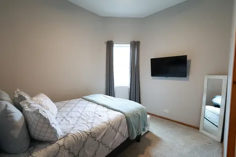 3651 South Giles Avenue Chicago IL 60653