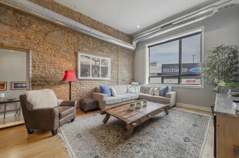 1470 West Webster Avenue Chicago IL 60614