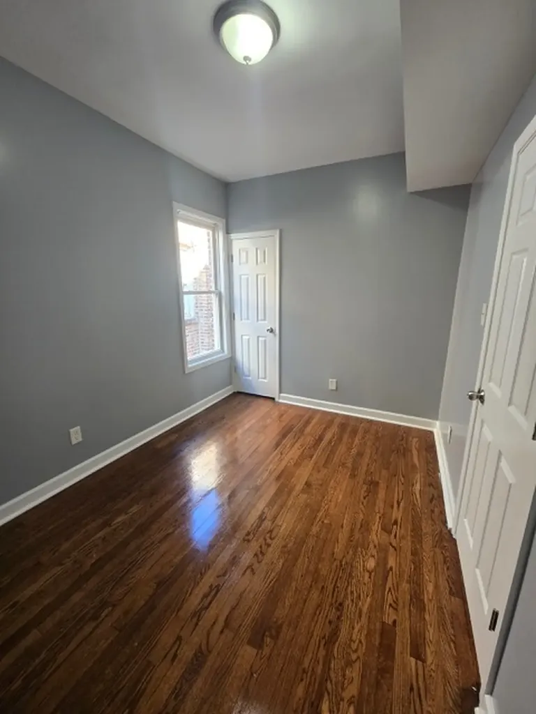 7443 South Dante Avenue Chicago IL 60619