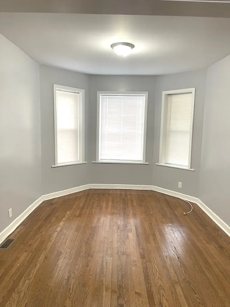 7443 South Dante Avenue Chicago IL 60619