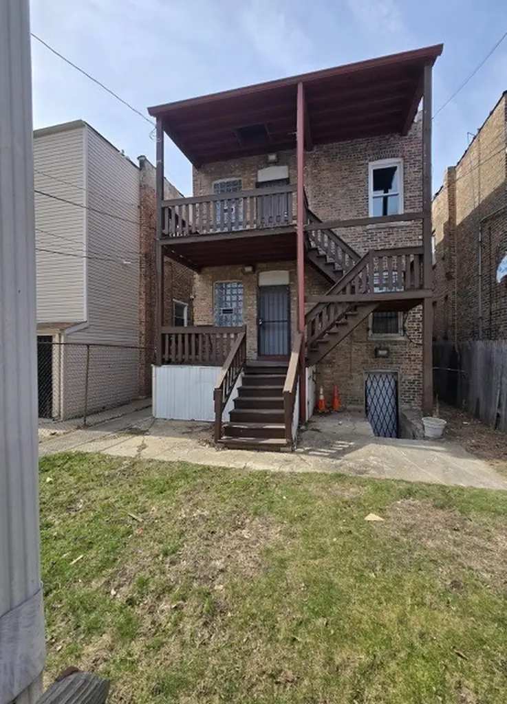 7443 South Dante Avenue Chicago IL 60619