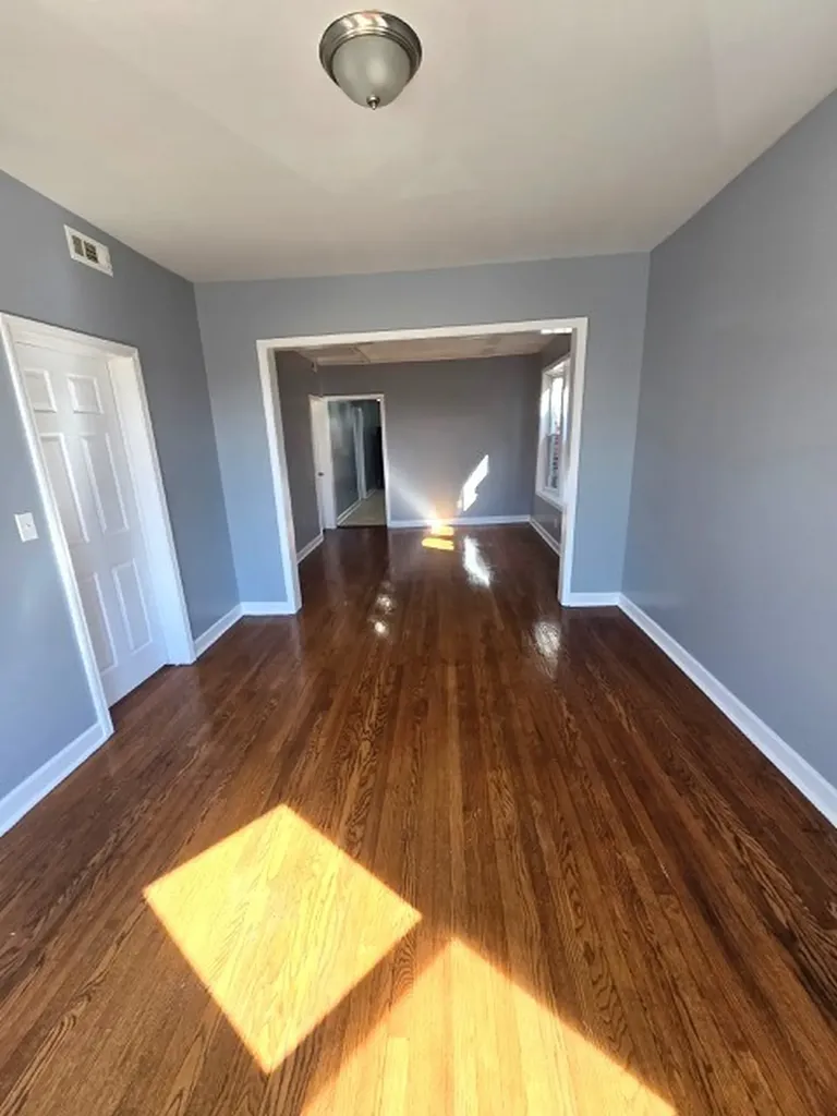 7443 South Dante Avenue Chicago IL 60619
