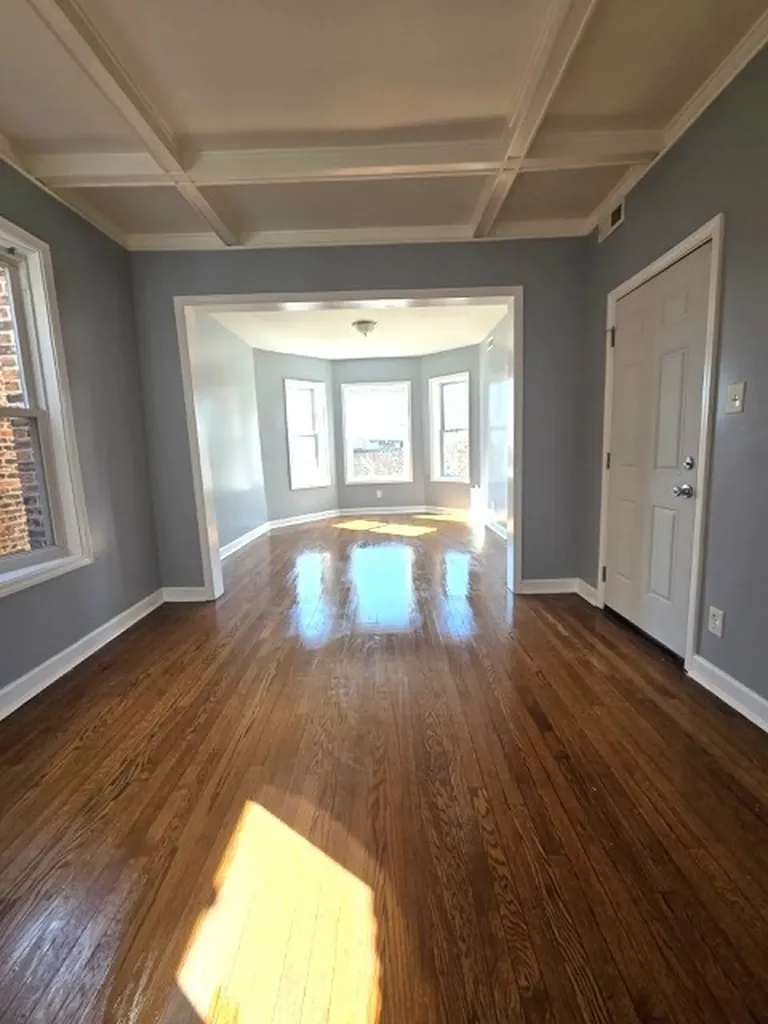 7443 South Dante Avenue Chicago IL 60619