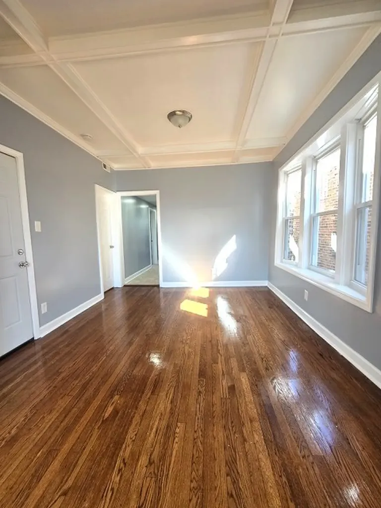 7443 South Dante Avenue Chicago IL 60619