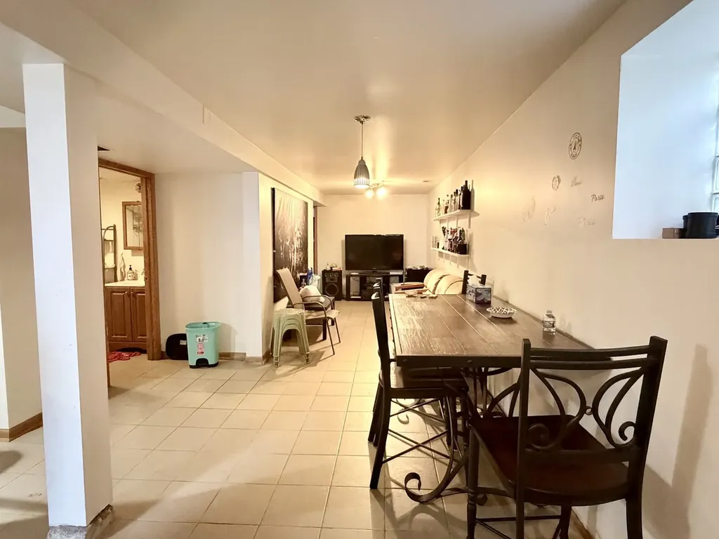 4024 South Artesian Avenue Chicago IL 60632