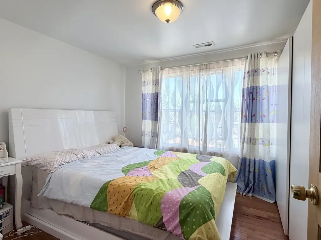 4024 South Artesian Avenue Chicago IL 60632
