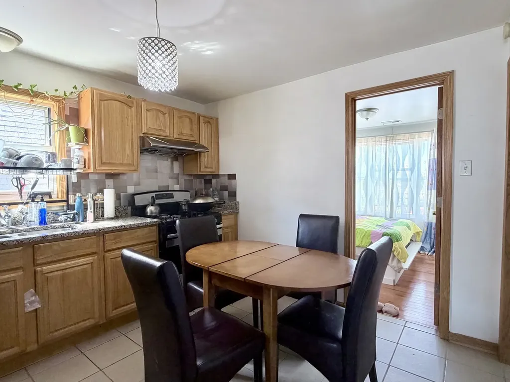 4024 South Artesian Avenue Chicago IL 60632