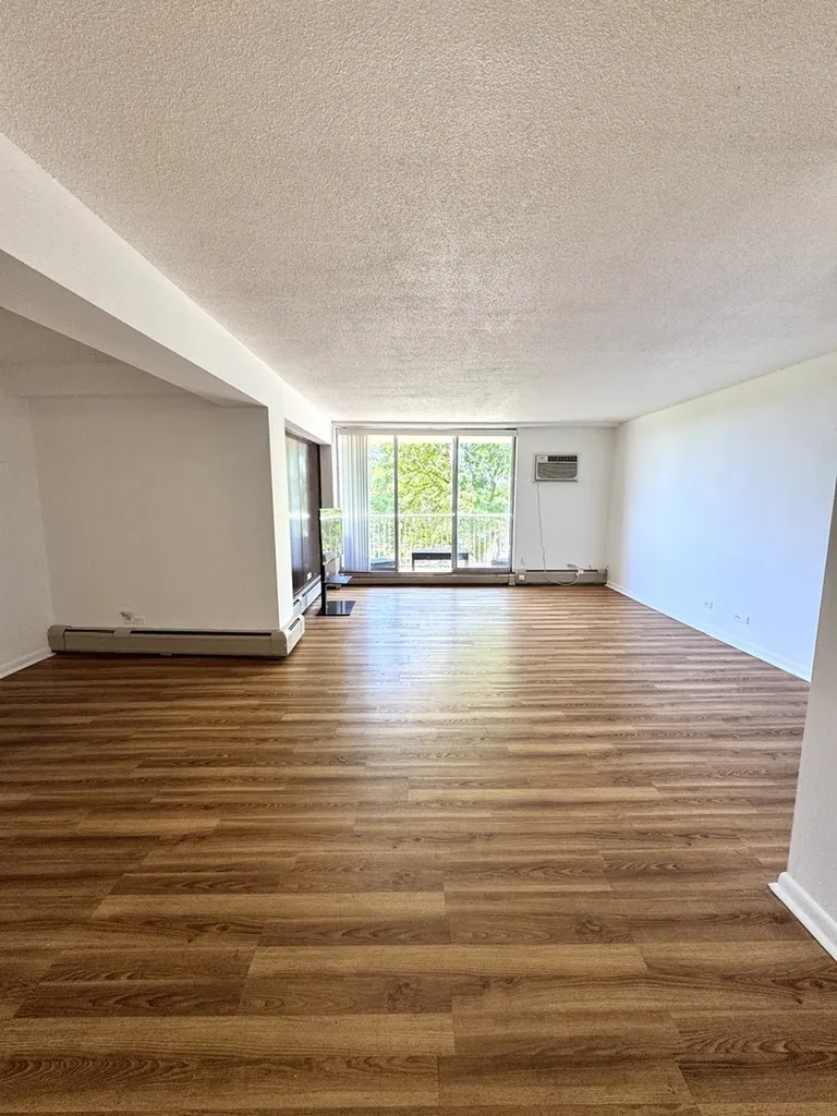 2211 South Stewart Avenue Lombard IL 60148