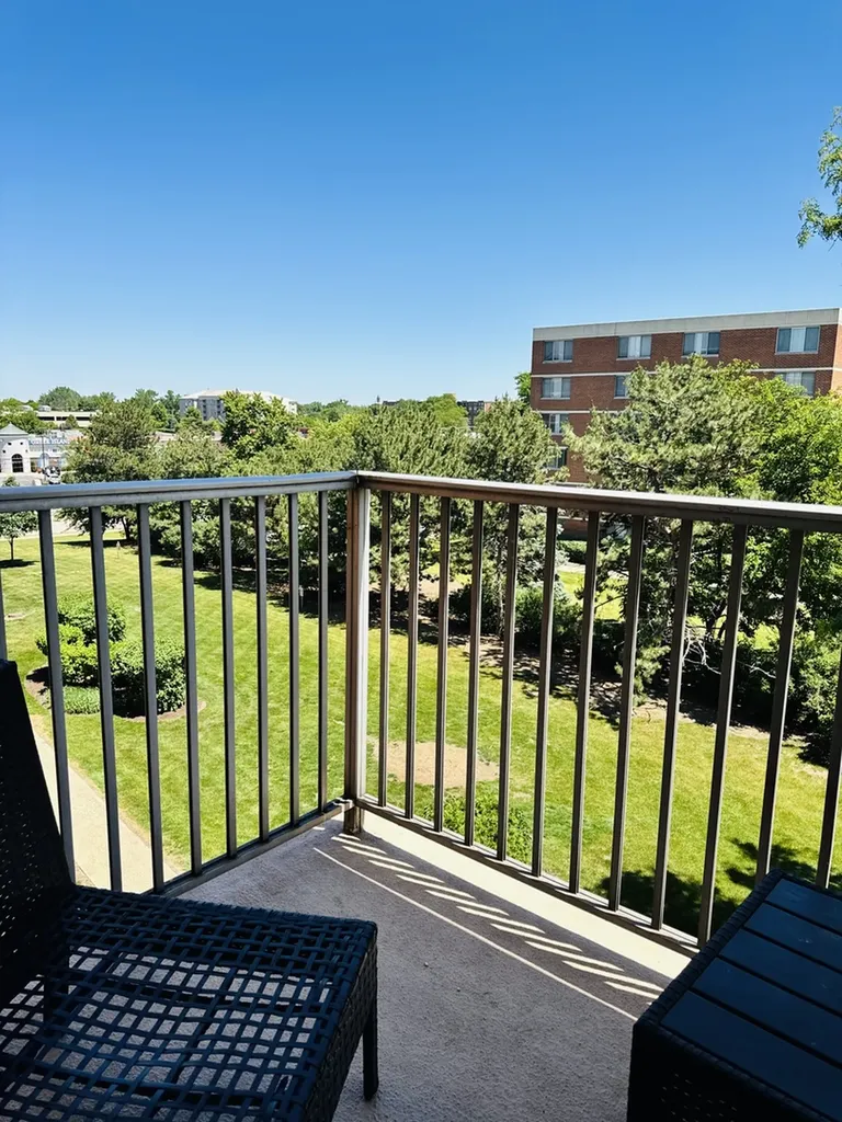 2211 South Stewart Avenue Lombard IL 60148