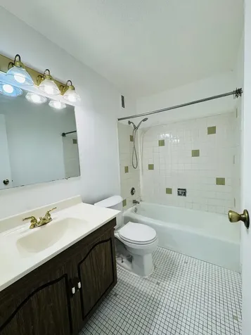 2211 South Stewart Avenue Lombard IL 60148