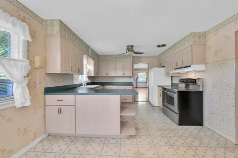 718 North Russel Mount Prospect IL 60056