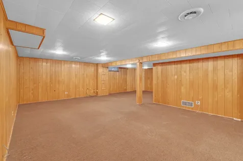 718 North Russel Mount Prospect IL 60056