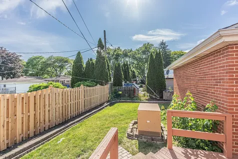 718 North Russel Mount Prospect IL 60056