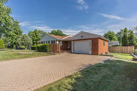 718 North Russel Mount Prospect IL 60056