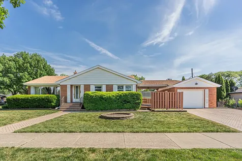 718 North Russel Mount Prospect IL 60056