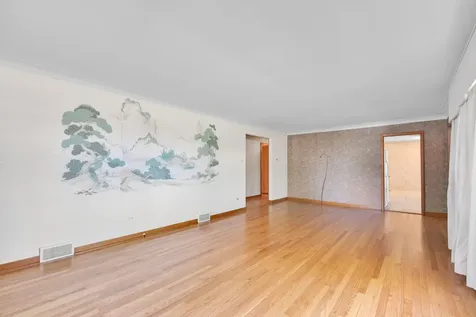 718 North Russel Mount Prospect IL 60056