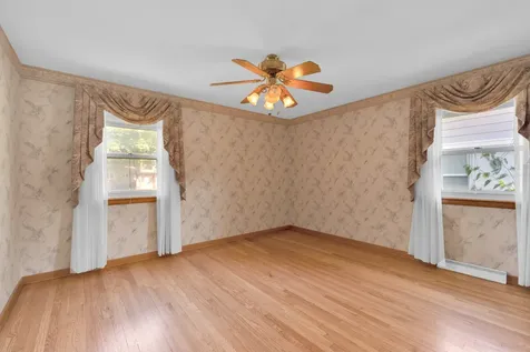 718 North Russel Mount Prospect IL 60056