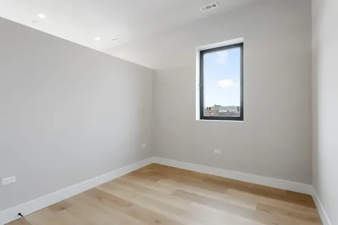 2505 West Farragut Avenue Chicago IL 60625