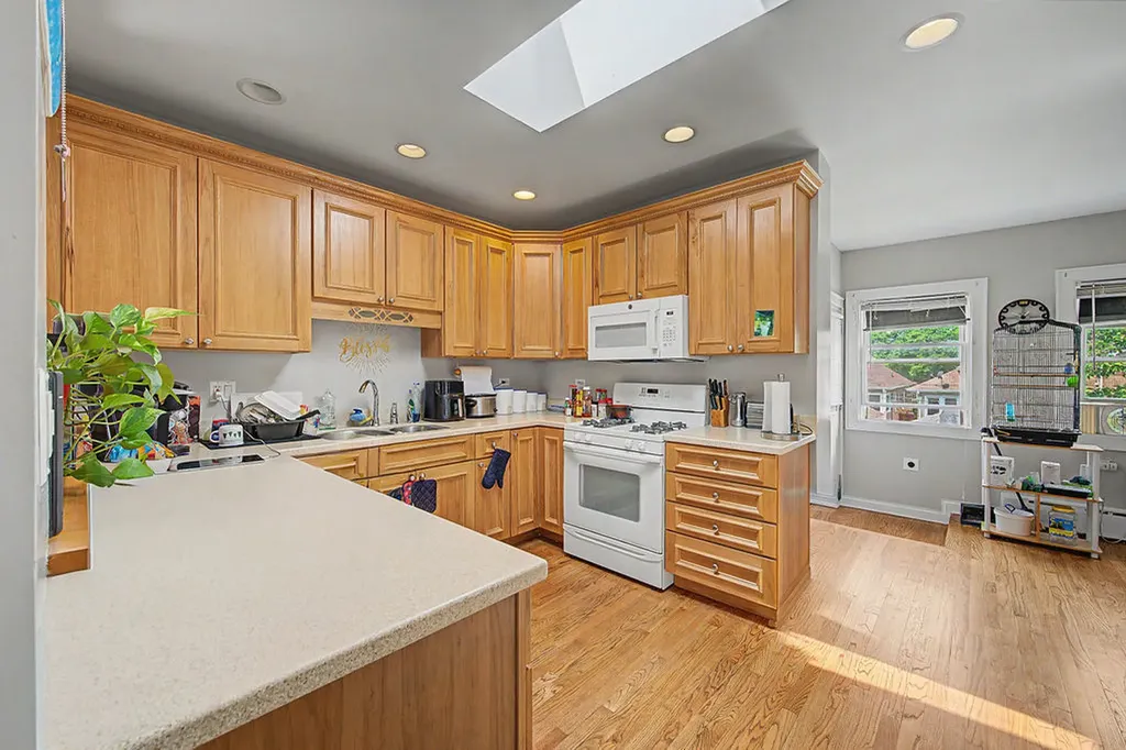 4450 North Mango Avenue Chicago IL 60630