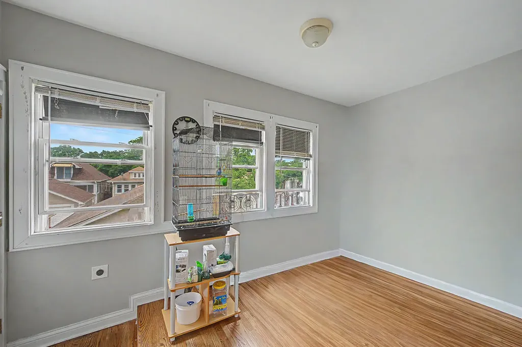 4450 North Mango Avenue Chicago IL 60630