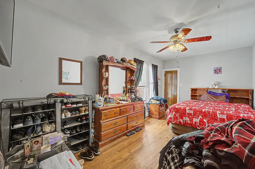 4450 North Mango Avenue Chicago IL 60630