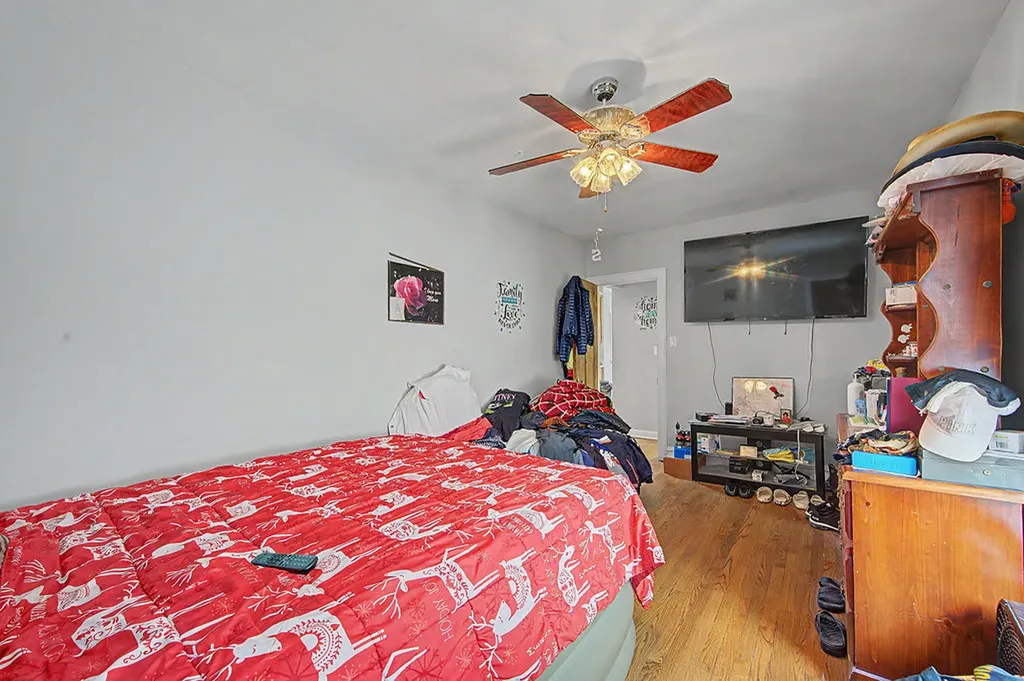 4450 North Mango Avenue Chicago IL 60630