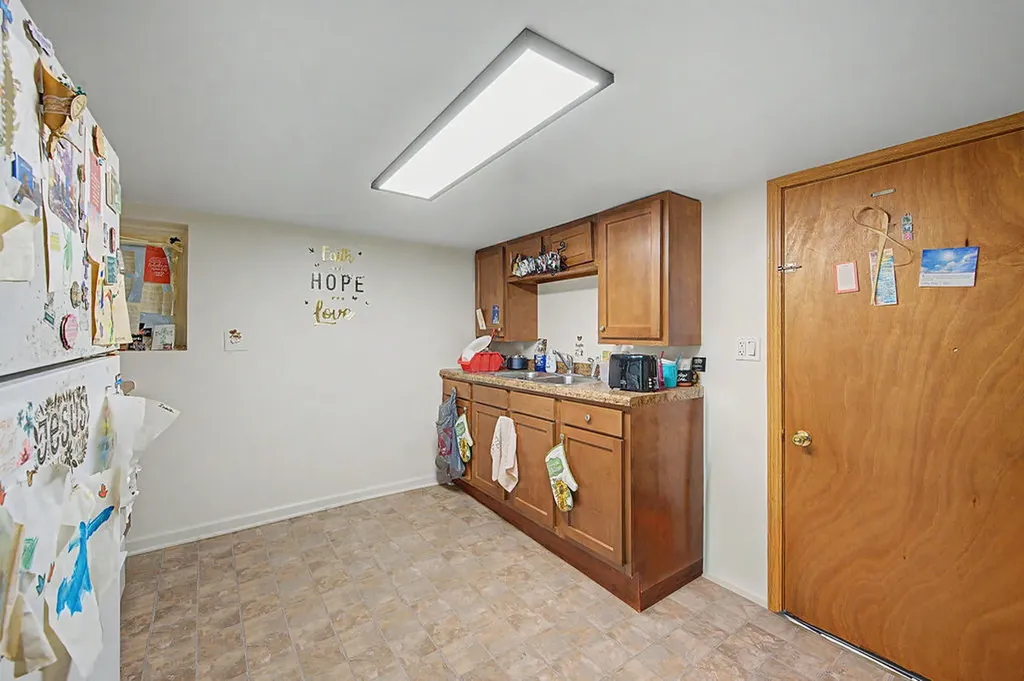 4450 North Mango Avenue Chicago IL 60630