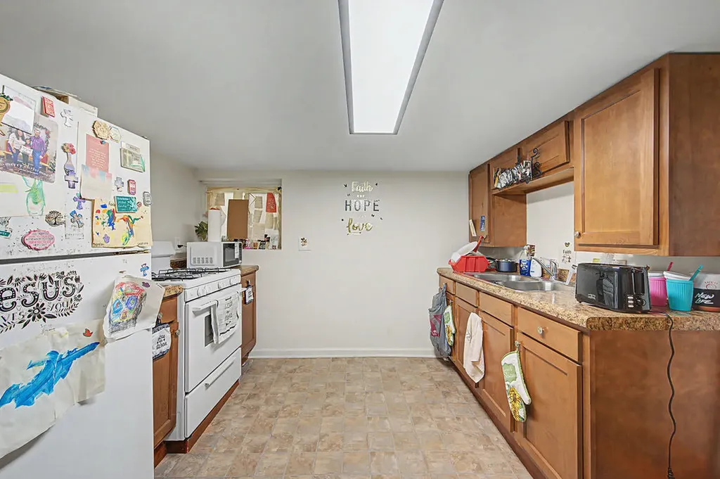 4450 North Mango Avenue Chicago IL 60630