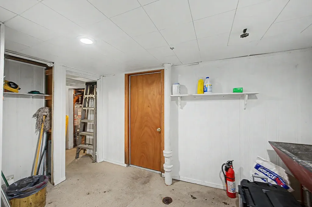 4450 North Mango Avenue Chicago IL 60630