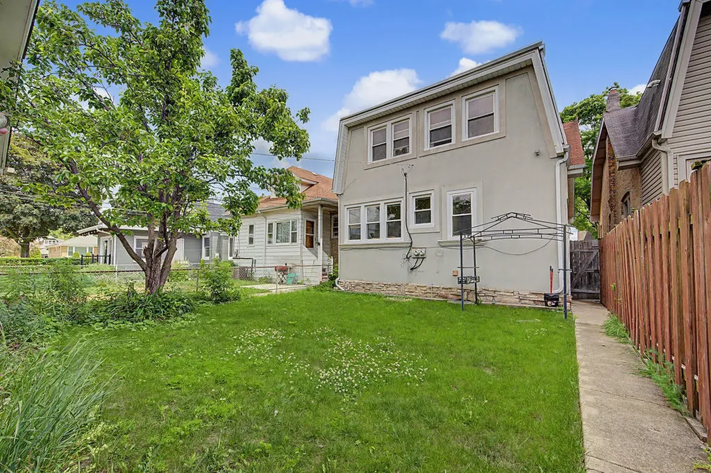 4450 North Mango Avenue Chicago IL 60630