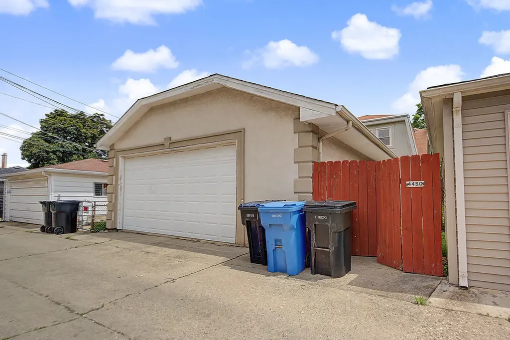 4450 North Mango Avenue Chicago IL 60630